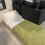 Modern Spacious Flat Near And Airport With Parking & Wifi Apartament *